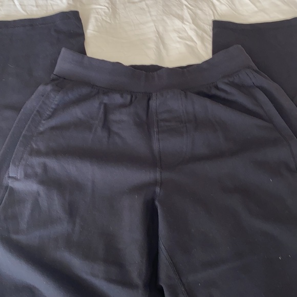 Lululemon Kung Fu Pant Regular Fit. - Picture 8 of 10